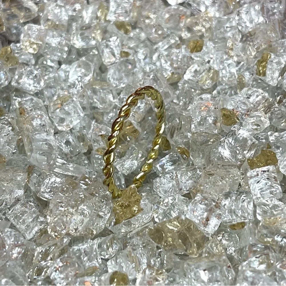 Delicate & Dainty Braided Gold Tone Band Ring Size‎ 6 3/4